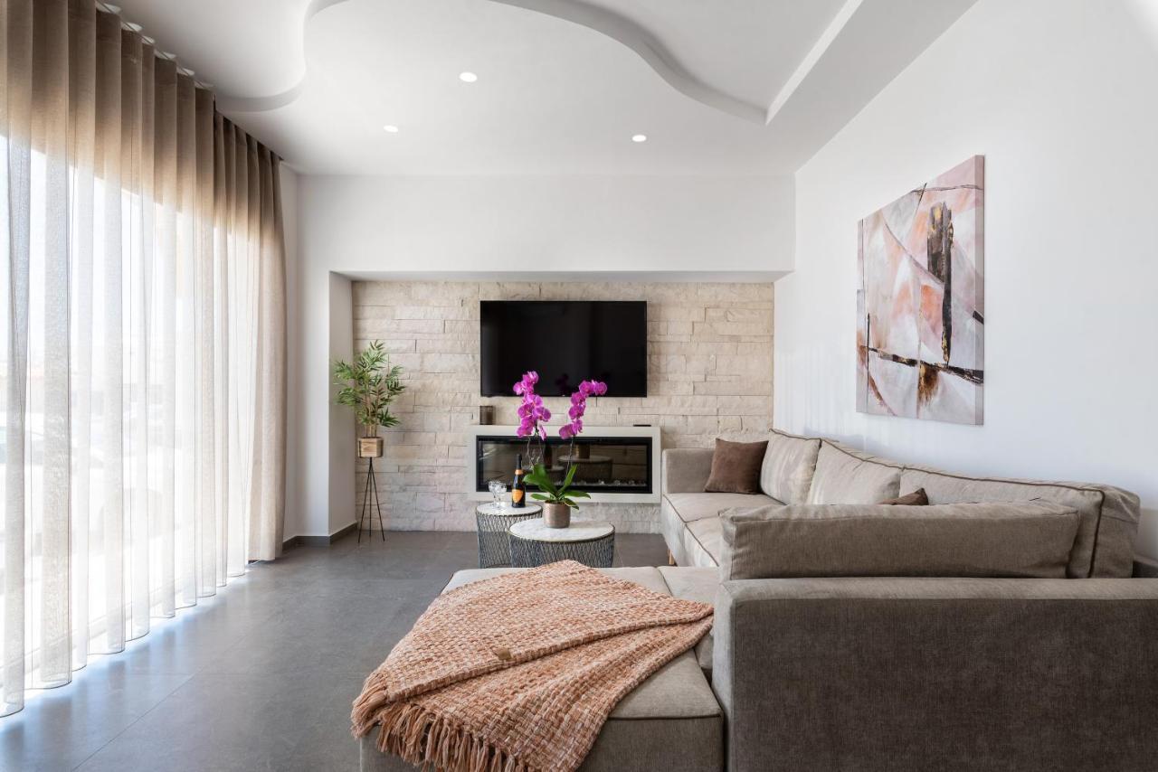 Big Blue Suites Gf Ierápetra Dış mekan fotoğraf