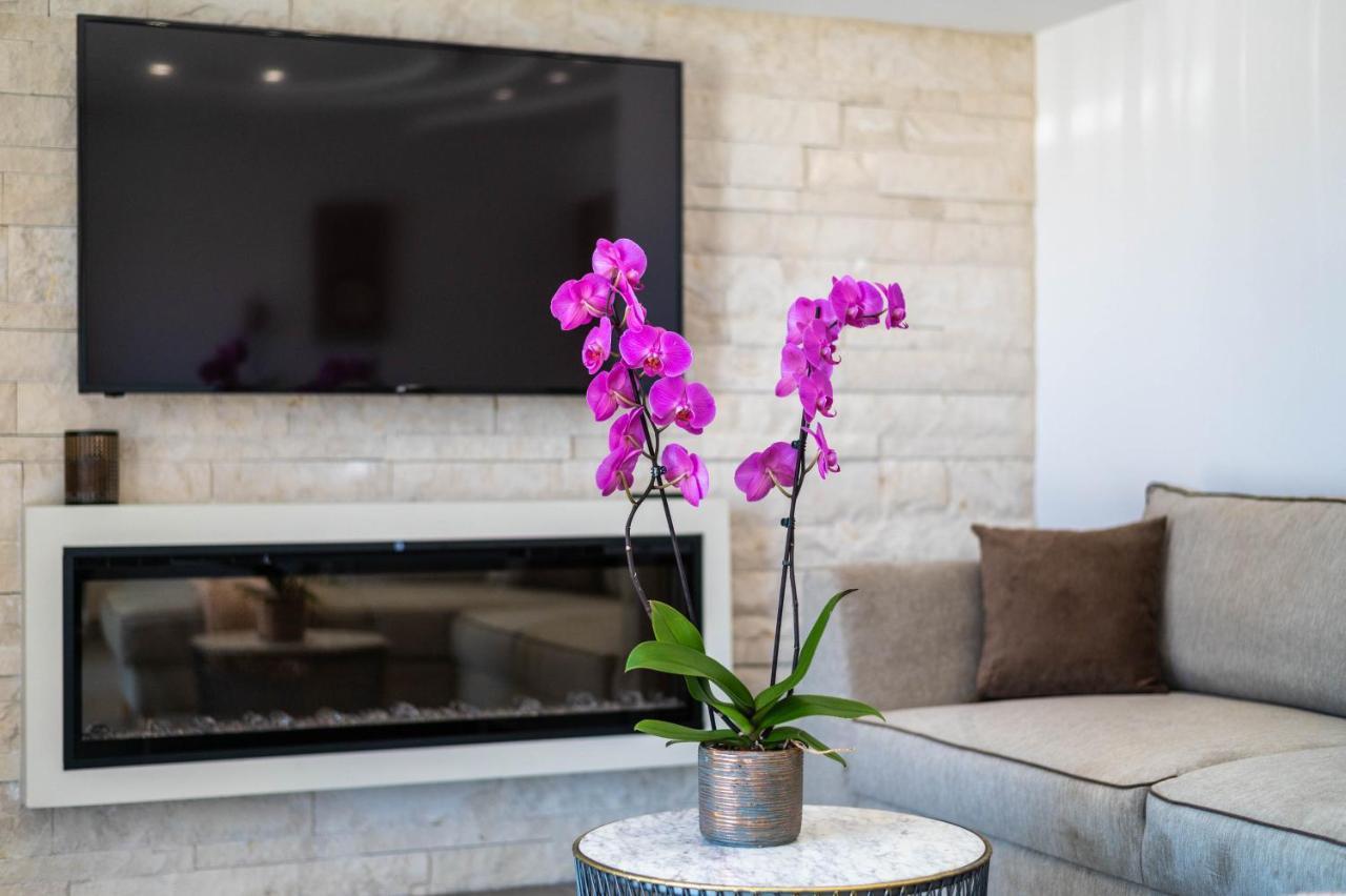 Big Blue Suites Gf Ierápetra Dış mekan fotoğraf
